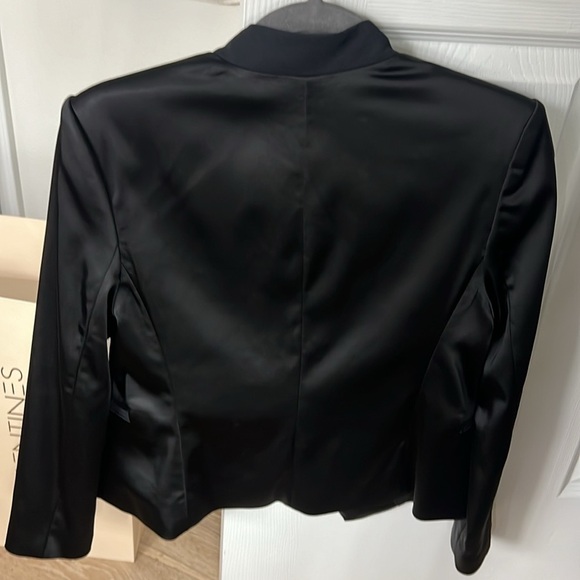 NYDJ Black Silky Tuxedo style open Front Blazer NWT size 4 - Picture 5 of 9
